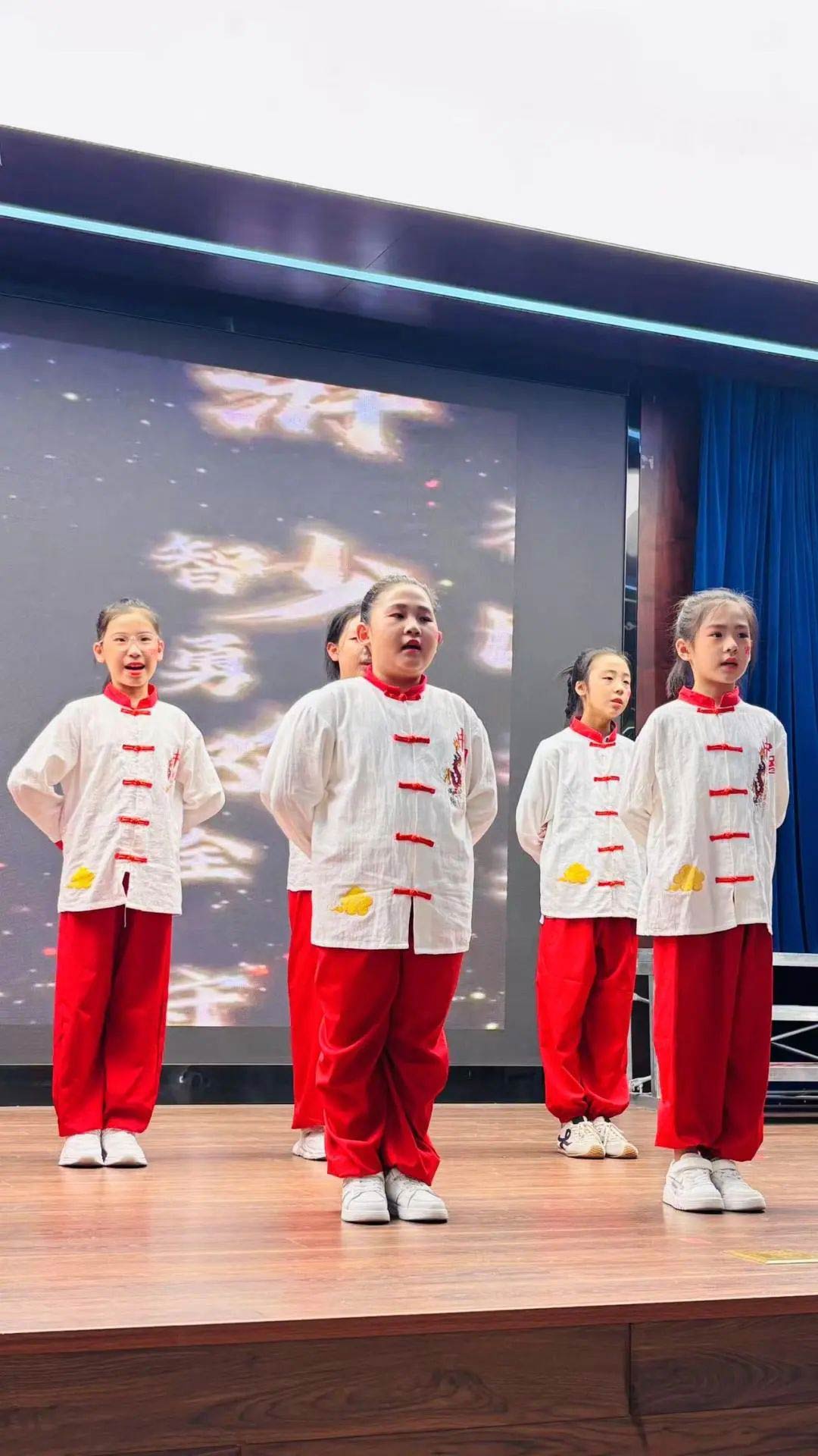 【立小 ? 美育】當(dāng)經(jīng)典名著“活”起來(lái) 看少年如何演繹江湖豪情｜名著項(xiàng)目式學(xué)習(xí)之戲說(shuō)水滸