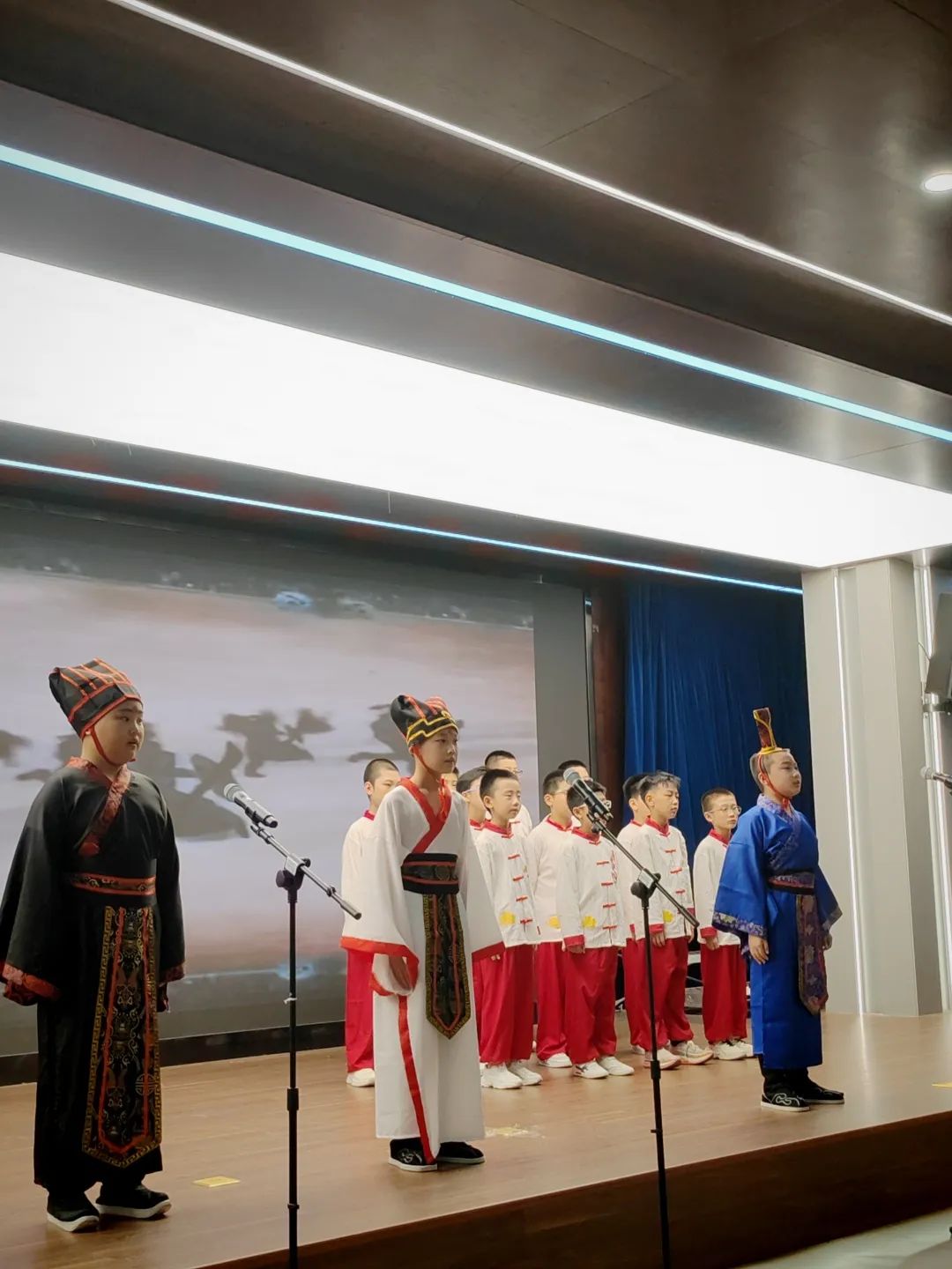 【立小 ? 美育】當(dāng)經(jīng)典名著“活”起來(lái) 看少年如何演繹江湖豪情｜名著項(xiàng)目式學(xué)習(xí)之戲說(shuō)水滸