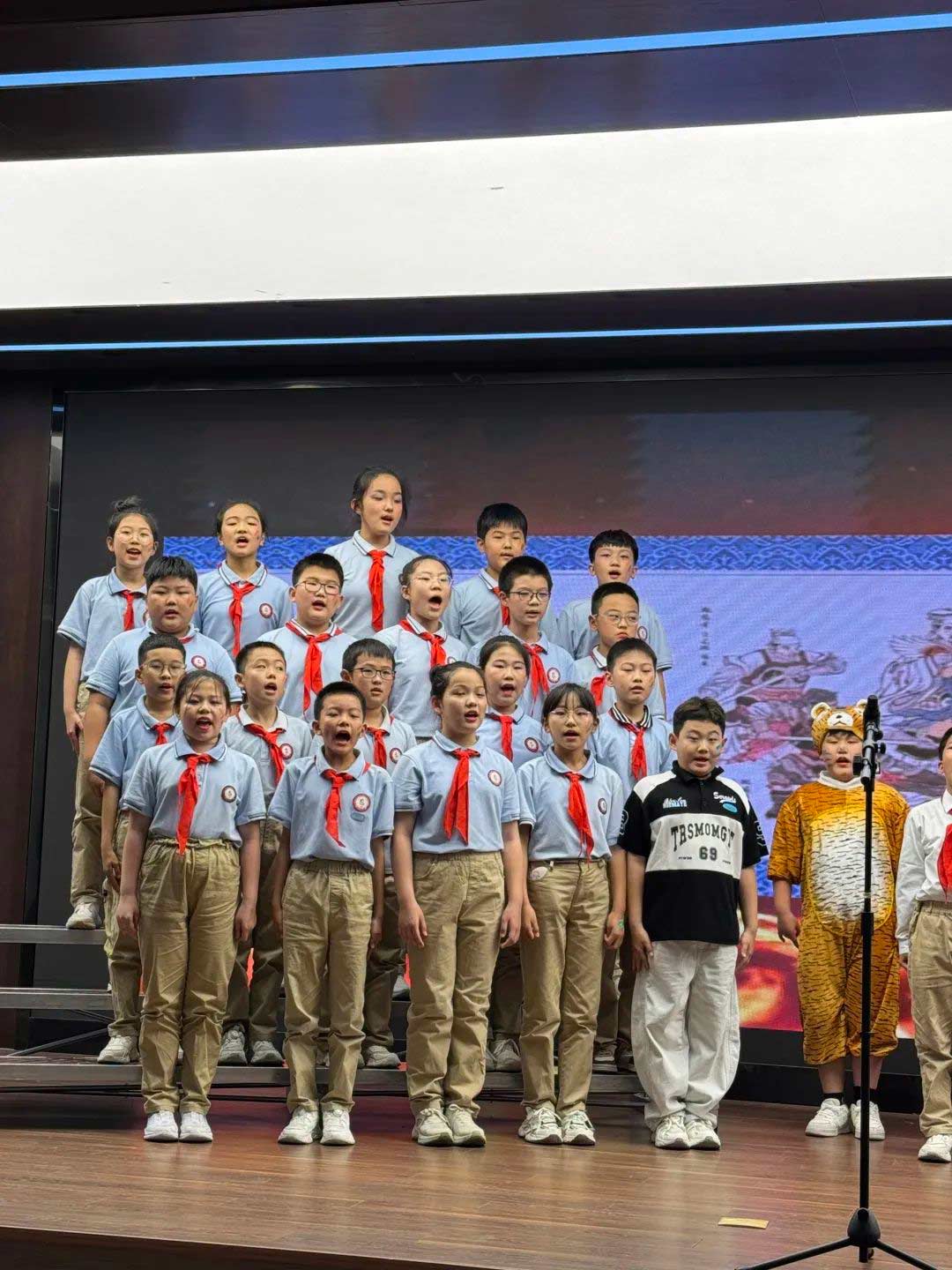 【立小 ? 美育】當(dāng)經(jīng)典名著“活”起來(lái) 看少年如何演繹江湖豪情｜名著項(xiàng)目式學(xué)習(xí)之戲說(shuō)水滸
