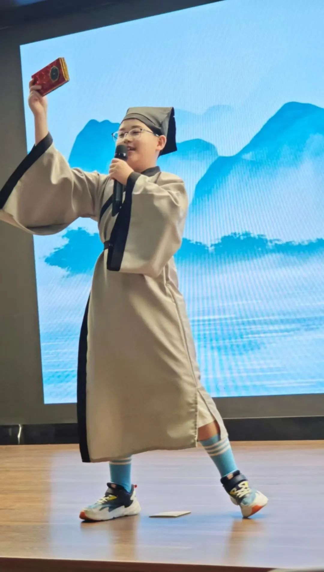 【立小 ? 美育】當(dāng)經(jīng)典名著“活”起來(lái) 看少年如何演繹江湖豪情｜名著項(xiàng)目式學(xué)習(xí)之戲說(shuō)水滸