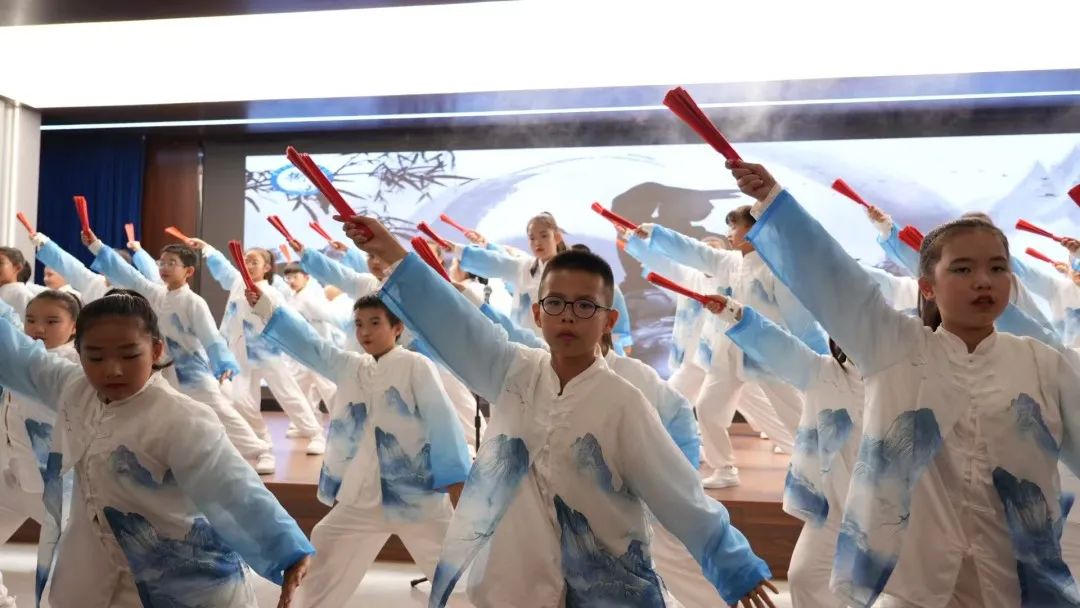 【立小 ? 美育】當(dāng)經(jīng)典名著“活”起來(lái) 看少年如何演繹江湖豪情｜名著項(xiàng)目式學(xué)習(xí)之戲說(shuō)水滸