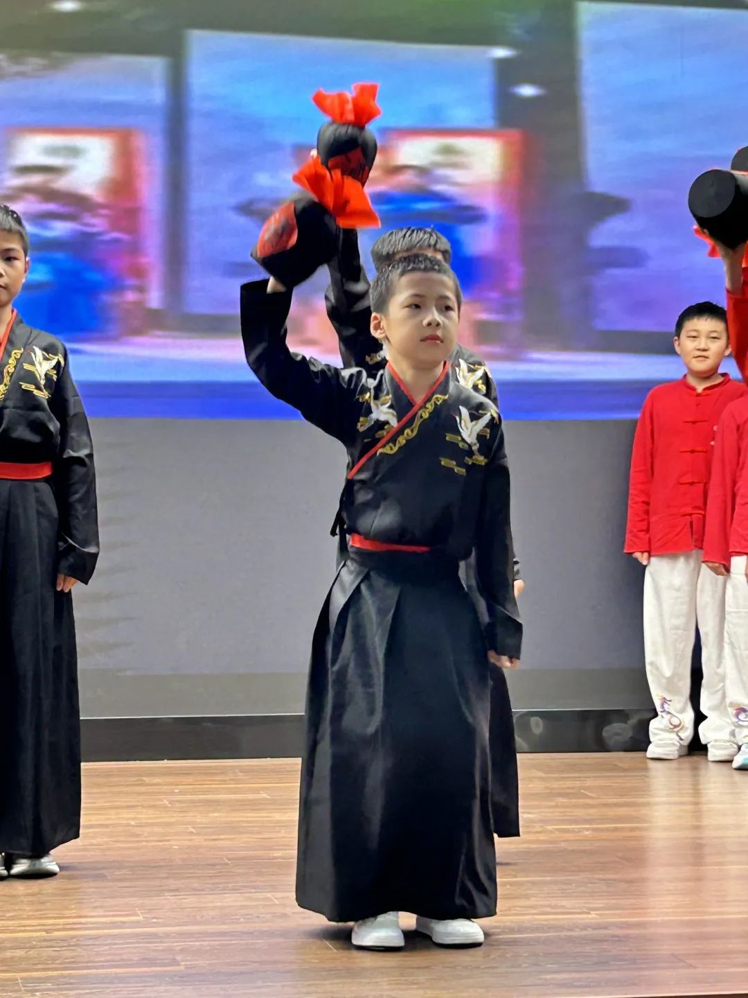 【立小 ? 美育】當(dāng)經(jīng)典名著“活”起來(lái) 看少年如何演繹江湖豪情｜名著項(xiàng)目式學(xué)習(xí)之戲說(shuō)水滸