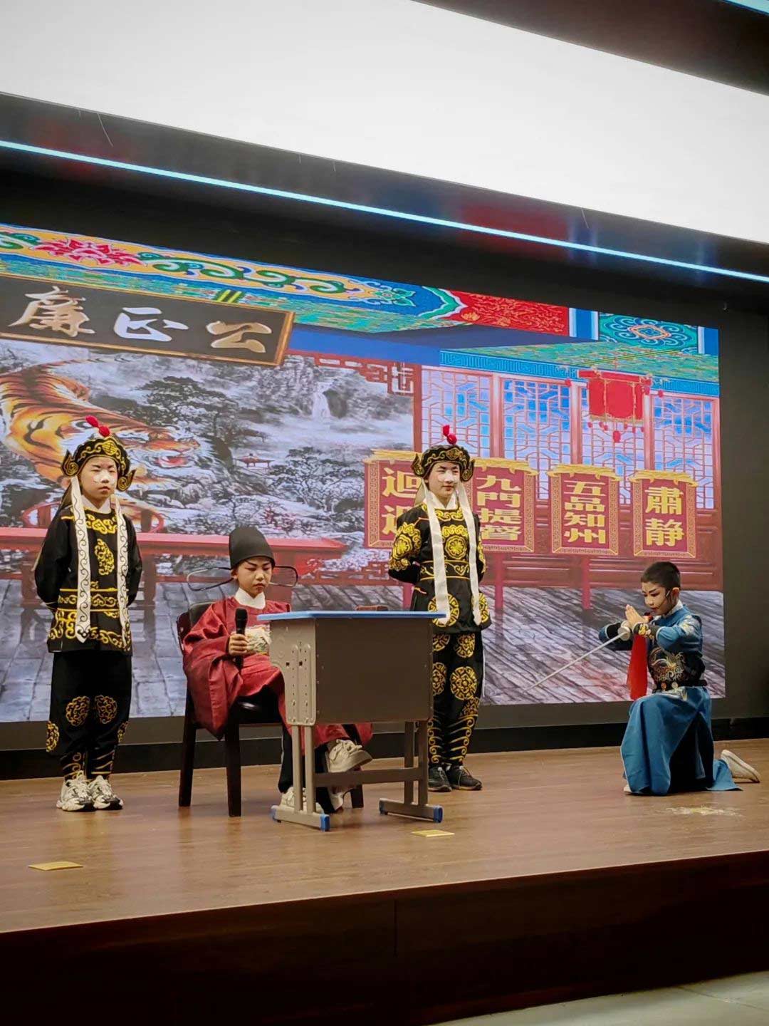 【立小 ? 美育】當(dāng)經(jīng)典名著“活”起來(lái) 看少年如何演繹江湖豪情｜名著項(xiàng)目式學(xué)習(xí)之戲說(shuō)水滸