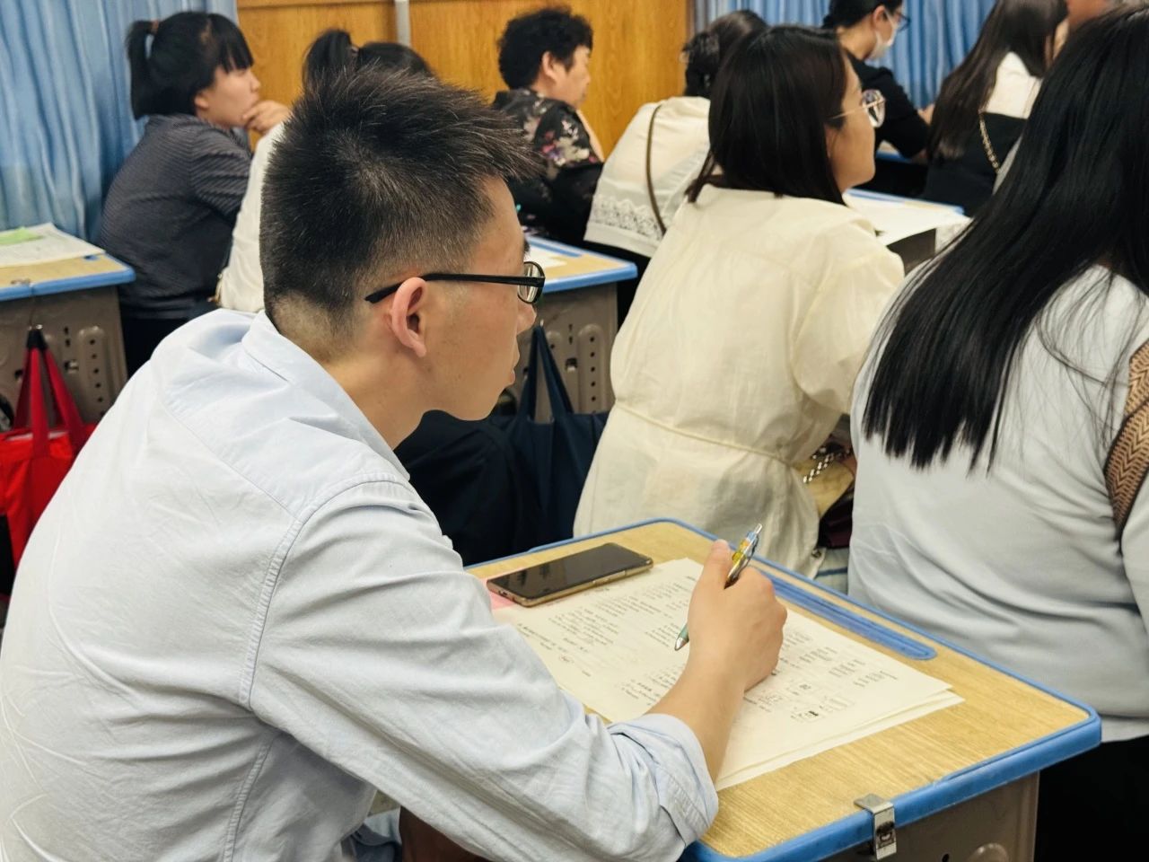 【立小?家校共育】又一種教育智慧！從家長會(huì)開始 | 2024-2025學(xué)年下學(xué)期家長會(huì)溫馨落幕