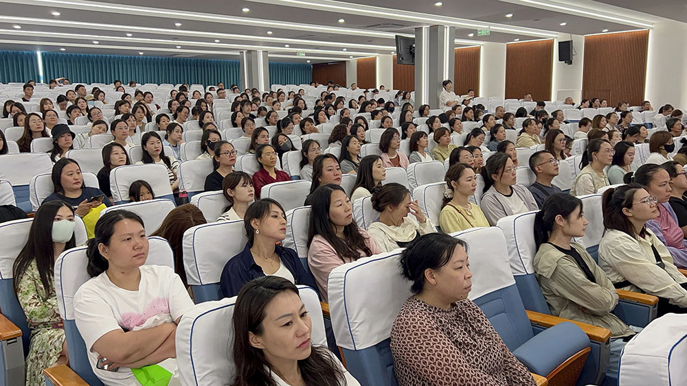 【立小?家校共育】又一種教育智慧！從家長會(huì)開始 | 2024-2025學(xué)年下學(xué)期家長會(huì)溫馨落幕