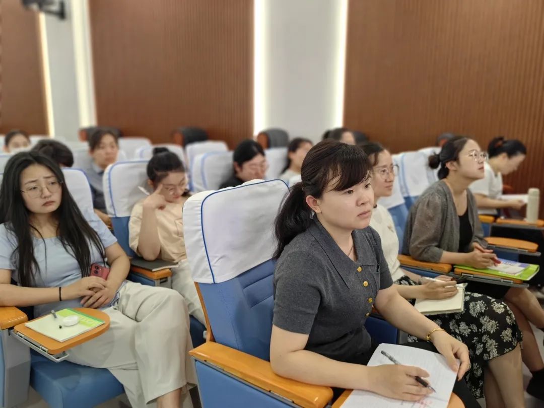 【立小 ? 研修】“名師大課堂”——數(shù)學驅動的智能新紀元