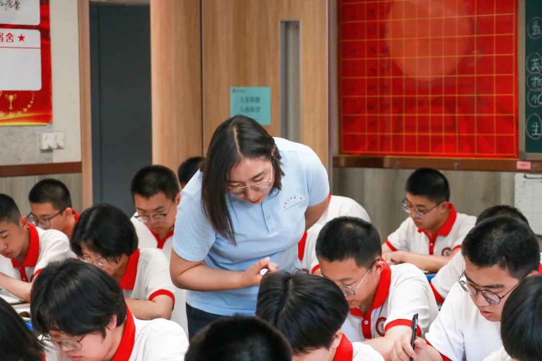 慈師摯友丨走進(jìn)學(xué)生心目中的老師