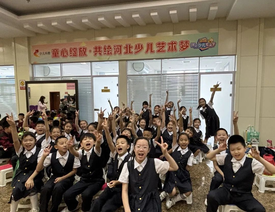 【立小?美育】花開(kāi)六月 童夢(mèng)綻放|立娃參加省臺(tái)六一兒童節(jié)融媒體直播