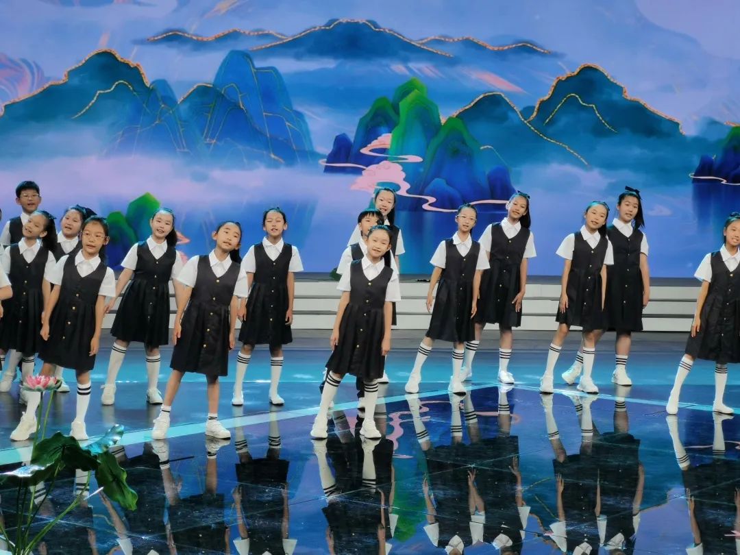 【立小?美育】花開(kāi)六月 童夢(mèng)綻放|立娃參加省臺(tái)六一兒童節(jié)融媒體直播